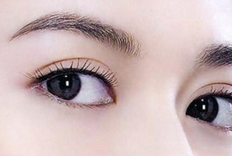 重慶天妃整形美容醫(yī)院：汪玉云的美瞳手術(shù)是否有效？