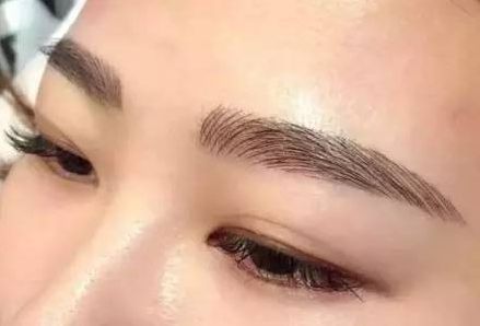 華美紫馨醫(yī)生團(tuán)隊(duì)：創(chuàng)新技術(shù)解析，塑造專業(yè)形象