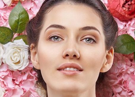 探尋適合瓜子臉女生的四款迷人短發(fā)發(fā)型，供欣賞！
