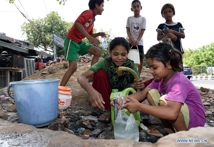 INDIA-NEW DELHI-HIGH TEMPERATURE