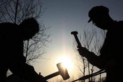 半年報中看冷暖:新經濟景氣度走高 傳統產業(yè)苦樂不均