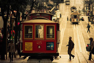 達沃斯為何罕見前呼后擁？