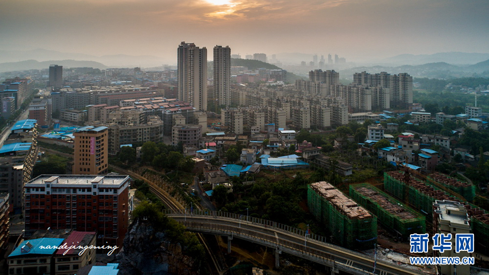 改革開放40年，縣城變化令人驚