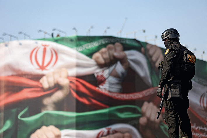 壓力重重，伊朗在經(jīng)歷什么