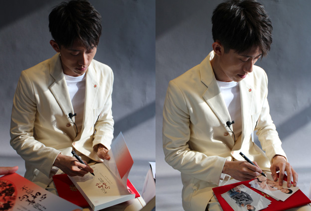 一個人最重要的素質(zhì)其實就是認清自己，不管多么的成功，不要忘記自己的初心，這是最重要的。