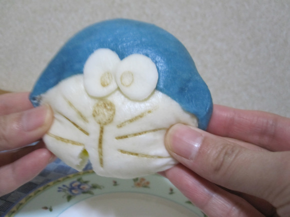 不忍下口！日便利店推出機器貓饅頭【圖】