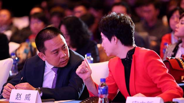 華夏幸福產(chǎn)業(yè)發(fā)展集團(tuán)總裁趙威、《英才》雜志社社長(zhǎng)宋立新現(xiàn)場(chǎng)交流