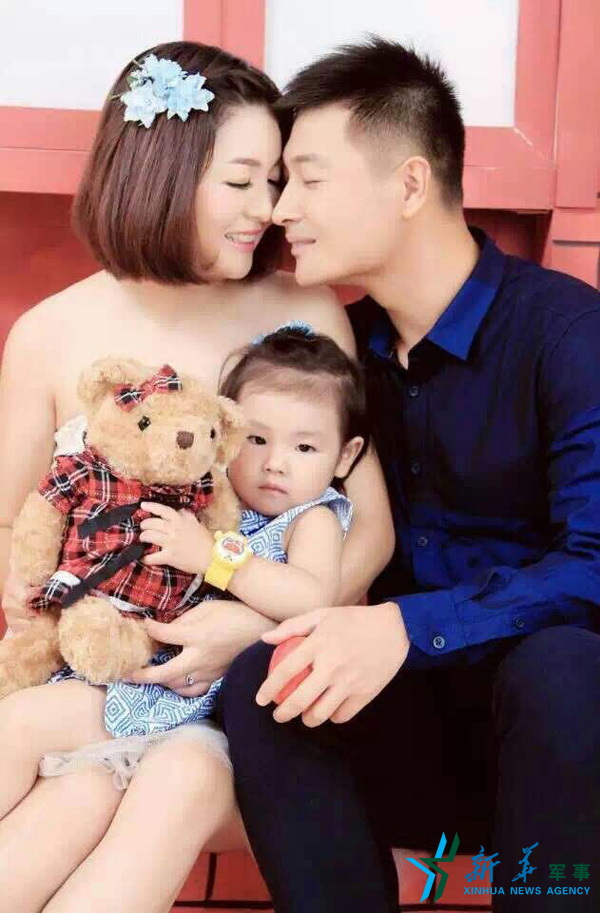 &uarr;資料圖片：張超一家三口合影。