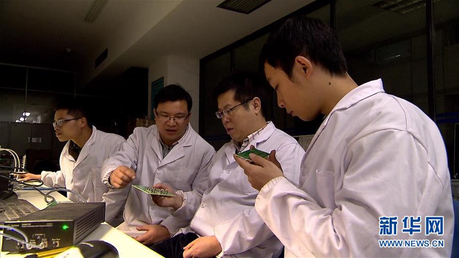 （圖文互動）讓五星紅旗飄揚(yáng)在世界&ldquo;超算&rdquo;之巔&mdash;&mdash;記國防科大計算機(jī)學(xué)院院長廖湘科