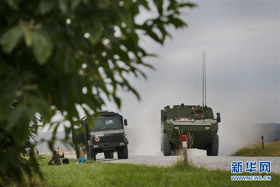 (國(guó)際)(1)多國(guó)軍官觀摩中德“聯(lián)合救援-2019”衛(wèi)勤實(shí)兵聯(lián)合演習(xí)