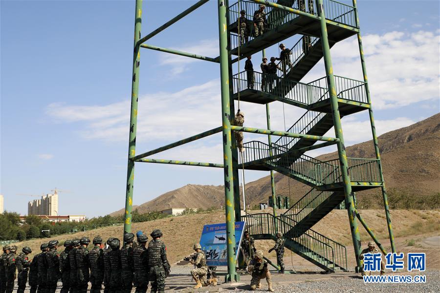 (軍事)(1)中吉“合作-2019”聯(lián)合反恐演練開展聯(lián)合訓練