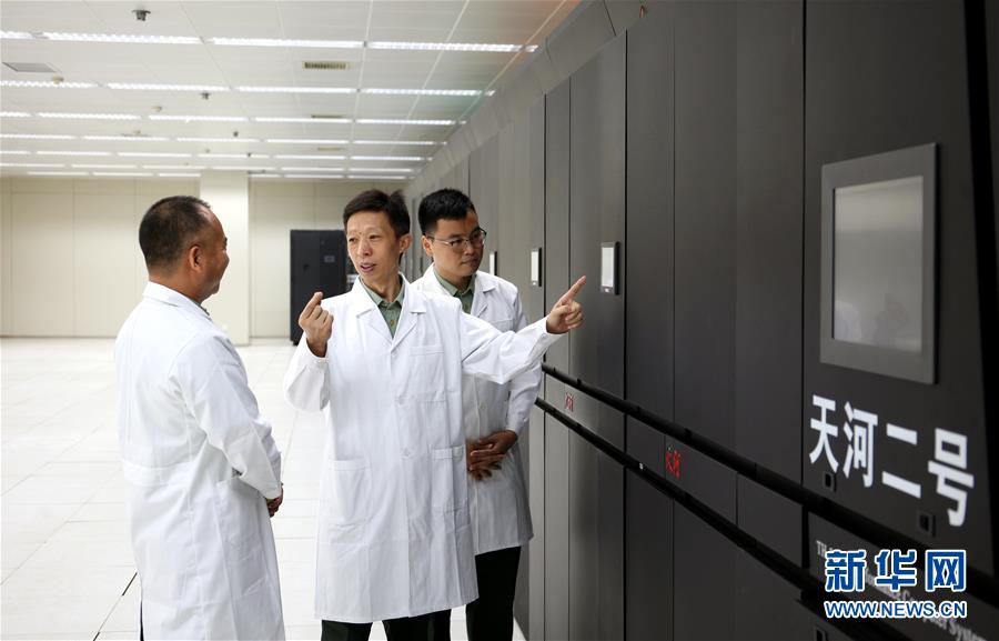 （圖文互動）（8）為了&ldquo;中國號&rdquo;巨輪揚帆遠(yuǎn)航&mdash;&mdash;中國共產(chǎn)黨領(lǐng)導(dǎo)下的人民軍隊忠于祖國、服務(wù)人民啟示錄