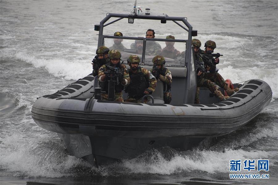 （圖文互動(dòng)&middot;國際）（1）&ldquo;海洋衛(wèi)士-2020&rdquo;中巴海上聯(lián)演：結(jié)束港岸交流轉(zhuǎn)入海上實(shí)兵實(shí)彈演練