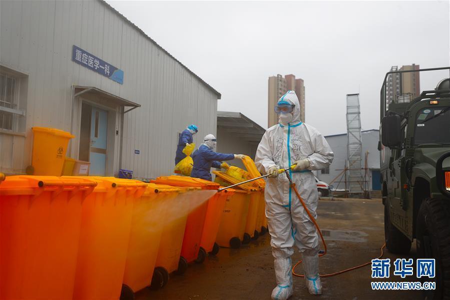 （一線抗疫群英譜&middot;圖文互動(dòng)）（1）二級(jí)軍士長(zhǎng)張鵬飛：&ldquo;兵王&rdquo;在此　有我無(wú)毒