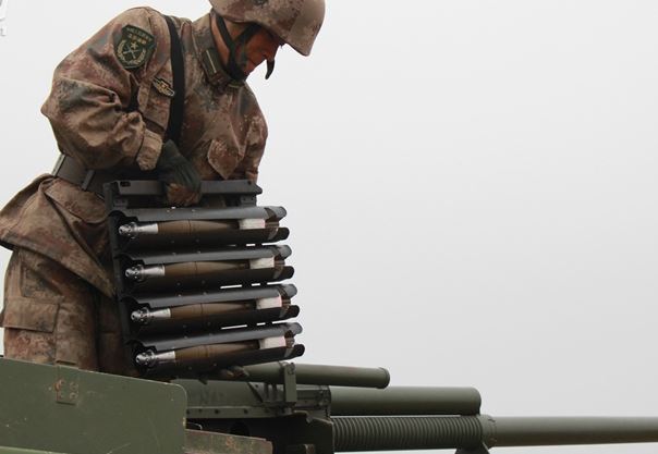 見過給火炮壓彈夾嗎？