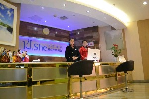 成都恩喜醫(yī)學(xué)整形美容醫(yī)院做假體隆鼻多少錢？假體隆鼻術(shù)后需要注意什么？