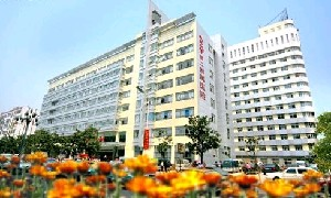 南昌大學(xué)第二附屬醫(yī)院整形美容科內(nèi)切眼袋怎么樣？?jī)?nèi)切去眼袋有何優(yōu)缺點(diǎn)？