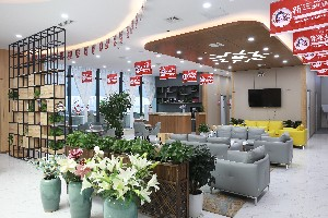 青島艾菲醫(yī)療美容門診部激光去眼袋有何優(yōu)勢(shì)？激光去眼袋貴嗎？