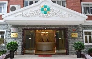 上海潔銘整形祛眼袋常見(jiàn)的手術(shù)方法有哪些？有風(fēng)險(xiǎn)嗎？