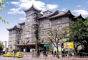 重慶中山醫(yī)院面部填充維持時間？價格貴嗎？