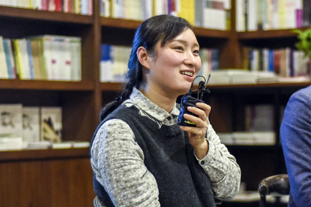 申彬：在清華的學(xué)習(xí)，讓我拓寬了許多思路，我想在山水和其他物象中嘗試去用我們工藝來表現(xiàn)，希望今后能給觀者帶來一些新的感受。