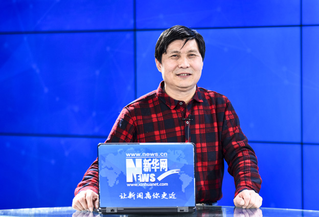 從開始的花鳥畫轉(zhuǎn)為山水畫創(chuàng)作，更欣賞山水畫的大氣。多年努力到名山大川去寫生，搜集素材，創(chuàng)作具有生活氣息的書畫作品。