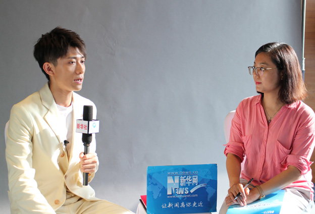 希望我們能一起走上這條公益的道路，而且堅(jiān)持到底。