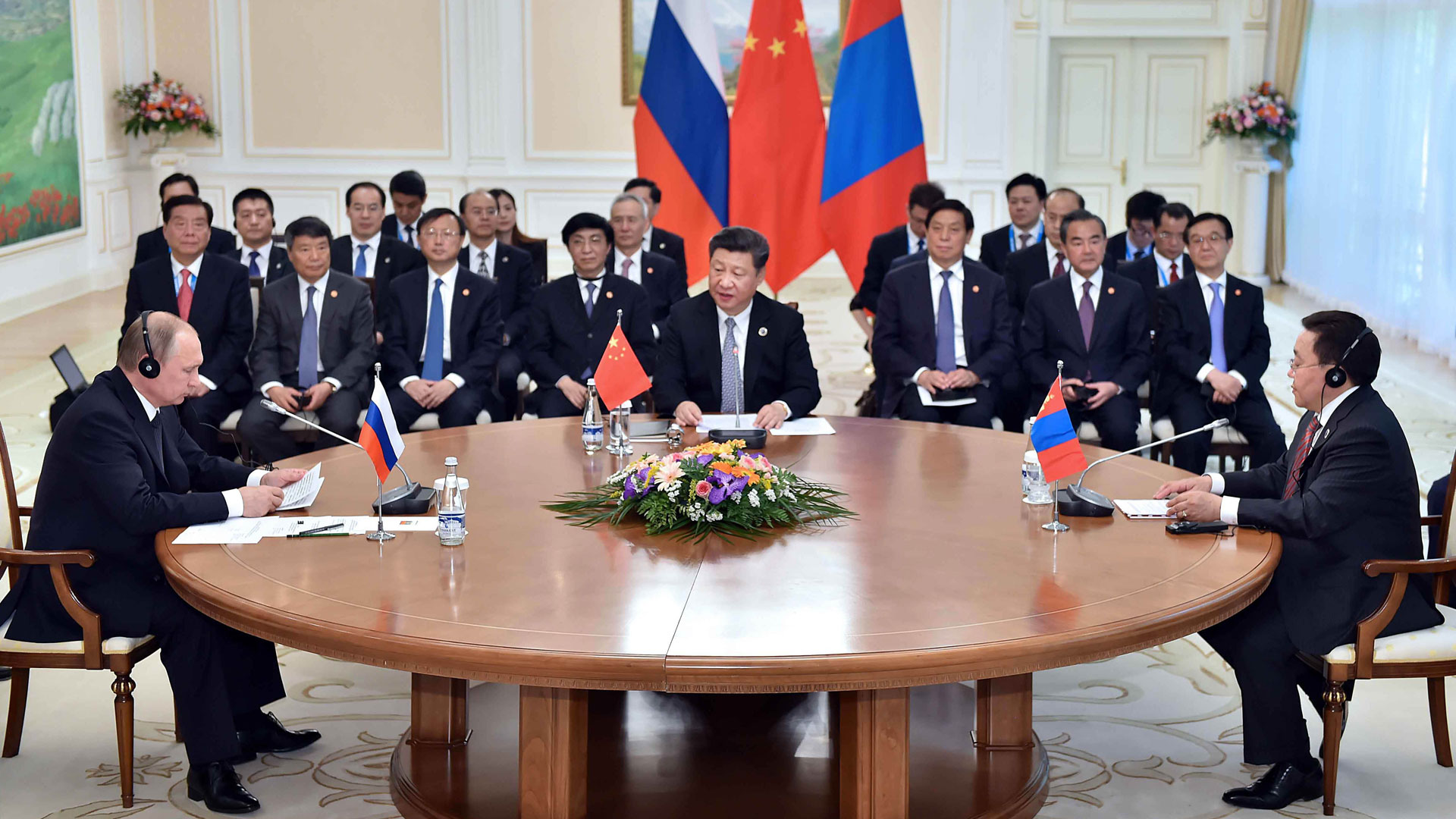 習(xí)近平主持中俄蒙三國元首第三次會(huì)晤