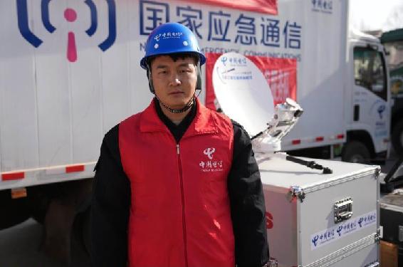 致敬！救災(zāi)一線的身影