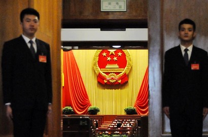 &ldquo;守衛(wèi)兩會(huì)&rdquo;的安保人員