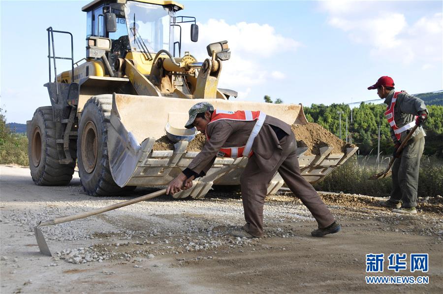 （十九大時光&middot;圖文互動）（5）變革不平凡　奮進(jìn)新時代&mdash;&mdash;來自基層蹲點(diǎn)現(xiàn)場的報道