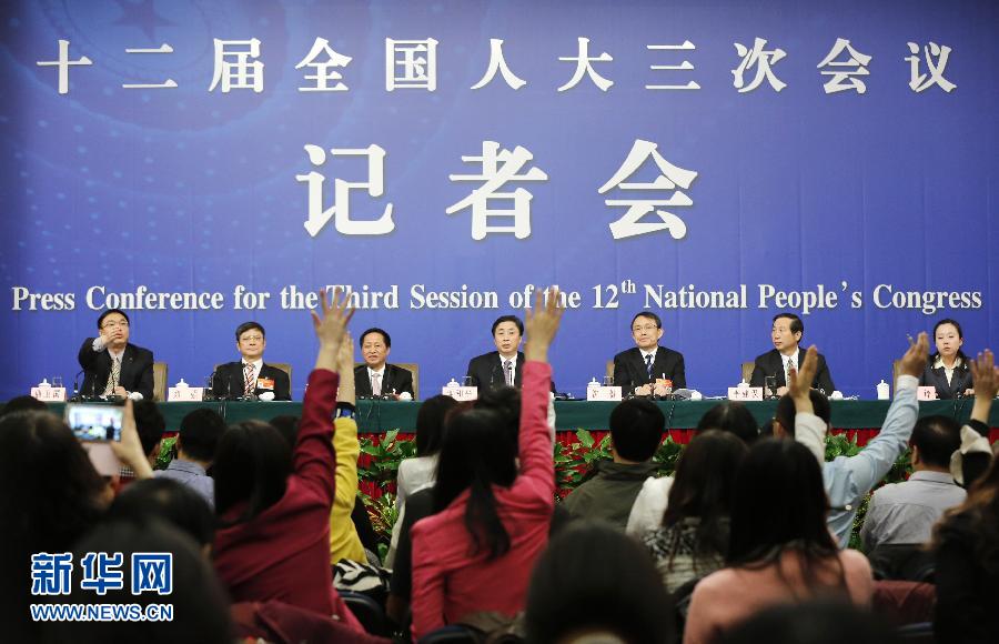 (兩會)(1)直面熱點 “干貨”不斷——十二屆全國人大三次會議組織十?dāng)?shù)場記者會回眸