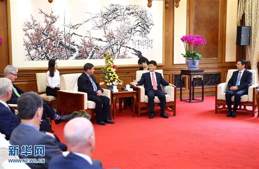 （XHDW）孟建柱會(huì)見首次中加高級(jí)別國家安全與法治對話加方代表團(tuán)