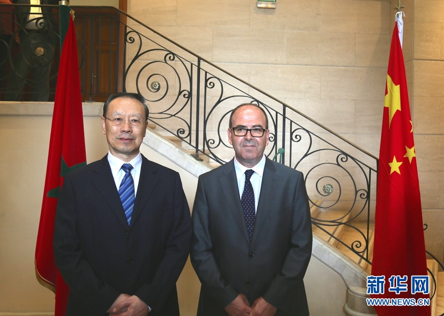 9月19日，在摩洛哥首都拉巴特，中共中央書(shū)記處書(shū)記、全國(guó)政協(xié)副主席杜青林（左）會(huì)見(jiàn)摩洛哥參議長(zhǎng)本希馬。應(yīng)摩洛哥參議院邀請(qǐng)，中共中央書(shū)記處書(shū)記、全國(guó)政協(xié)副主席杜青林于18日至20日率中共代表團(tuán)訪摩，分別會(huì)見(jiàn)政府首腦本&middot;基蘭、參議長(zhǎng)本希馬、真實(shí)性與現(xiàn)代黨總書(shū)記奧馬里等。新華社記者劉鍇攝