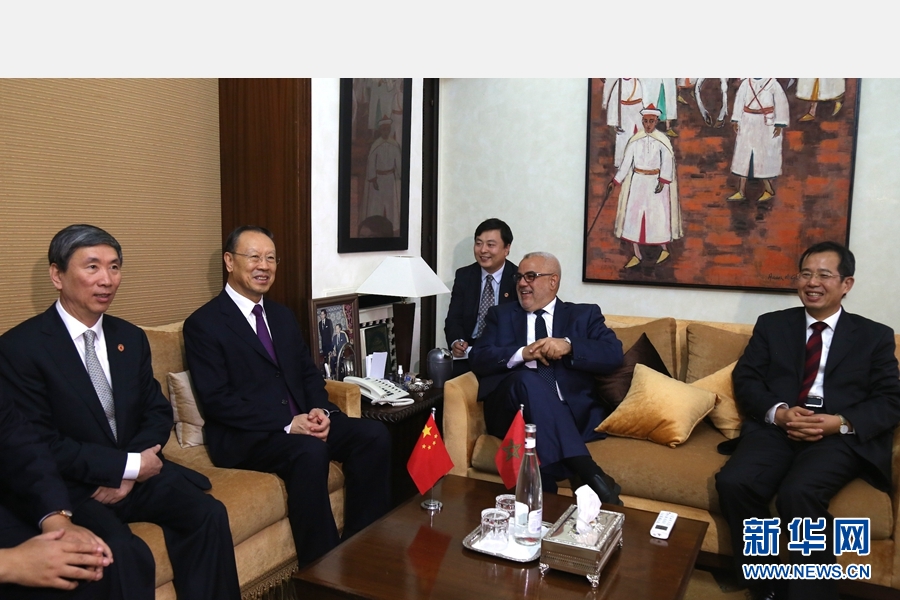 9月19日，在摩洛哥首都拉巴特，中共中央書(shū)記處書(shū)記、全國(guó)政協(xié)副主席杜青林（左二）會(huì)見(jiàn)摩洛哥政府首腦本&middot;基蘭（右二）。應(yīng)摩洛哥參議院邀請(qǐng)，中共中央書(shū)記處書(shū)記、全國(guó)政協(xié)副主席杜青林于18日至20日率中共代表團(tuán)訪摩，分別會(huì)見(jiàn)政府首腦本&middot;基蘭、參議長(zhǎng)本希馬、真實(shí)性與現(xiàn)代黨總書(shū)記奧馬里等。新華社記者劉鍇攝