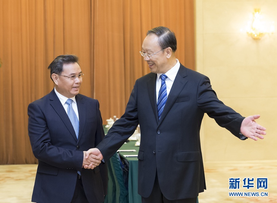 10月12日，中共中央書記處書記、全國政協(xié)副主席杜青林在北京會見來華訪問并出席&ldquo;2016中國共產黨與世界對話會&rdquo;的老撾人革黨中央政治局委員、建國陣線中央主席賽頌蓬&middot;豐威漢率領的老撾人革黨代表團?！⌒氯A社記者丁海濤攝