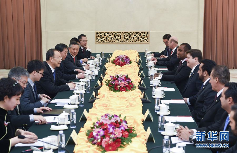 3月22日，中共中央書(shū)記處書(shū)記、全國(guó)政協(xié)副主席杜青林在北京會(huì)見(jiàn)巴西民主運(yùn)動(dòng)黨眾議院黨團(tuán)領(lǐng)袖羅西率領(lǐng)的該黨干部考察團(tuán)。 新華社記者張領(lǐng)攝