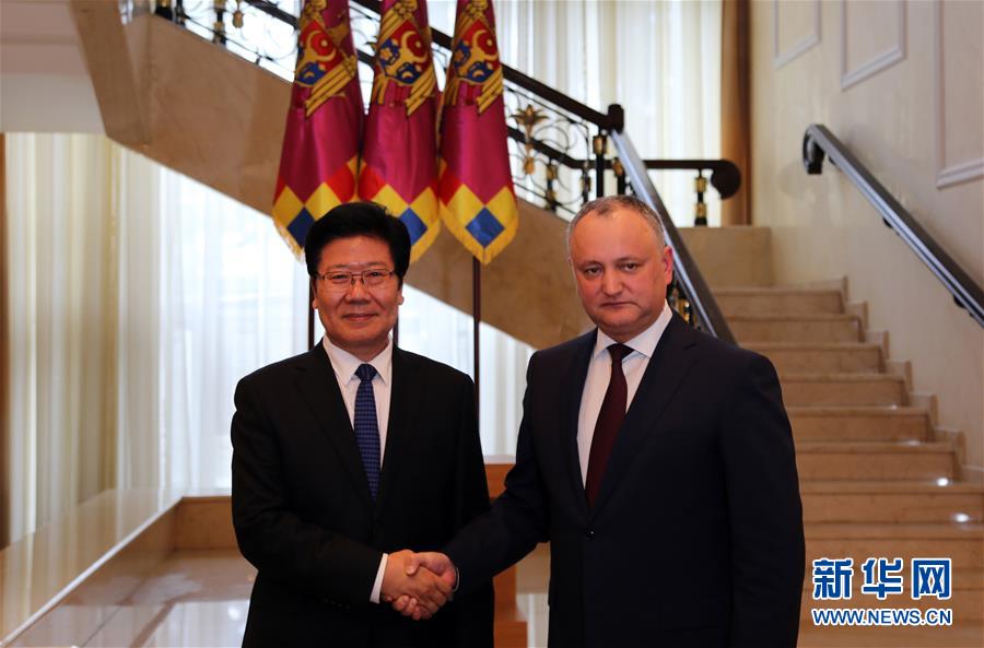 （XHDW）（1）摩爾多瓦總統(tǒng)多東、總理菲利普會(huì)見(jiàn)張春賢