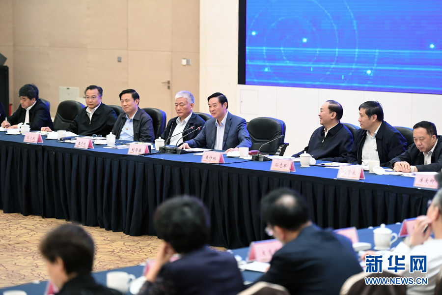 5月11日，中宣部在深圳召開(kāi)深化文化體制改革座談會(huì)。中共中央政治局委員、中央書記處書記、中宣部部長(zhǎng)劉奇葆出席會(huì)議并講話。 新華社記者張領(lǐng) 攝