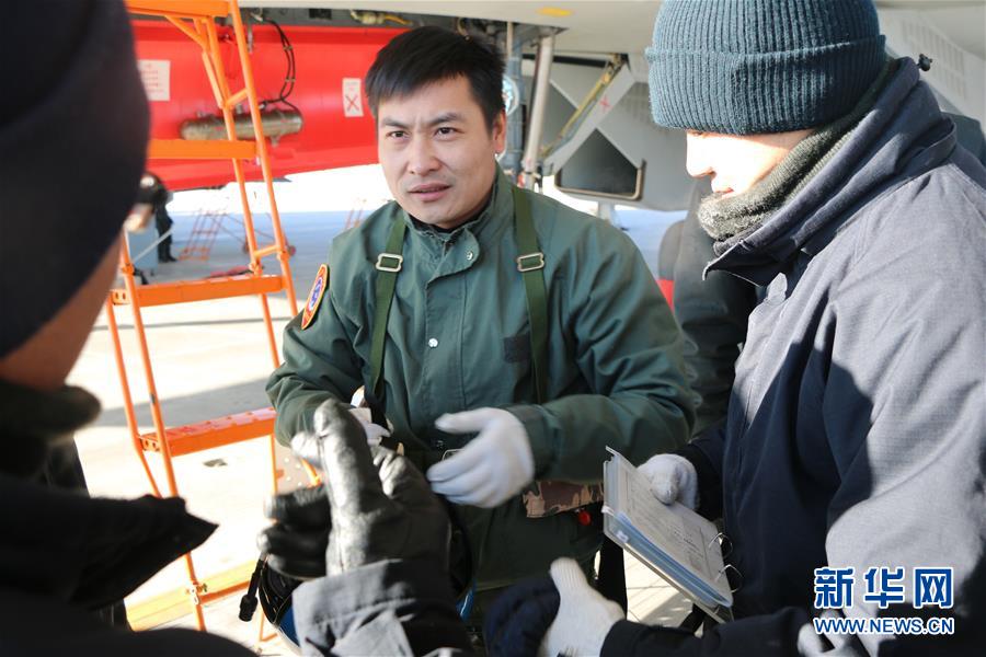 （建軍90周年&middot;英雄&middot;圖文互動(dòng)）（2）聽，渤海灣有風(fēng)吹過來&mdash;&mdash;追記海軍某艦載航空兵部隊(duì)一級(jí)飛行員張超