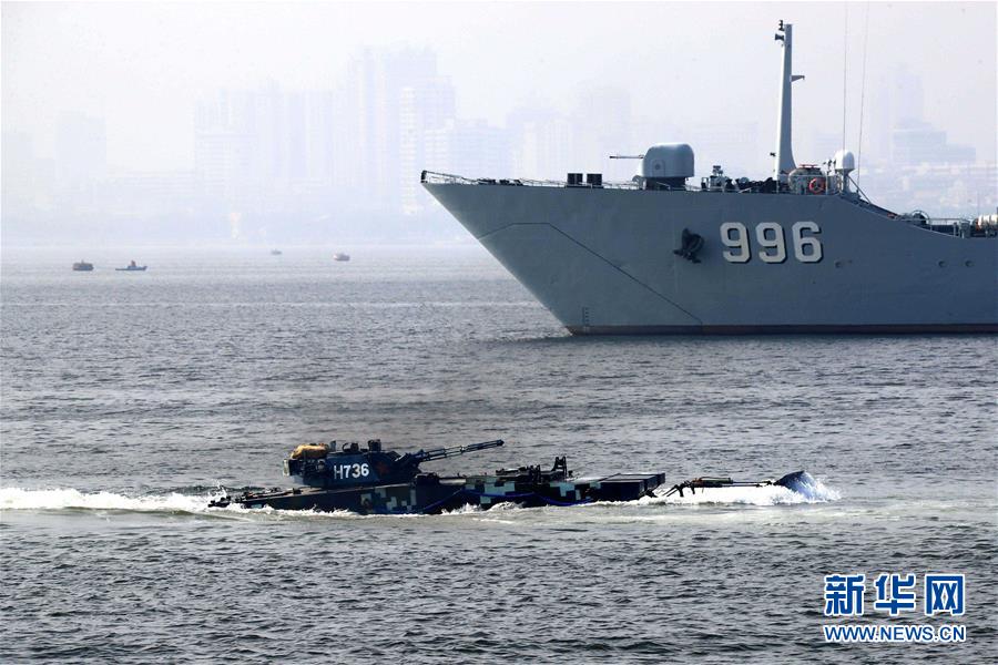 （新華全媒頭條&middot;圖文互動）（7）備戰(zhàn)踏上新起點，練兵展現(xiàn)新氣象&mdash;&mdash;2018中國軍隊新年開訓全景大掃描