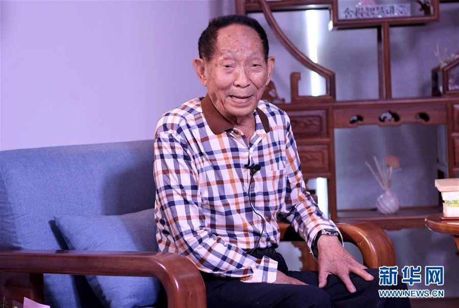 （新媒體專(zhuān)線(xiàn)）（1）立足獨(dú)特優(yōu)勢(shì) 勇立改革潮頭&mdash;&mdash;習(xí)近平總書(shū)記在海南考察回訪(fǎng)記