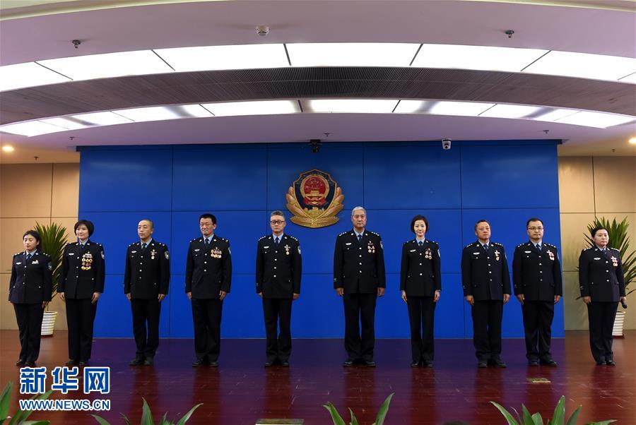 (在習(xí)近平新時代中國特色社會主義思想指引下——新時代新氣象新作為·新華全媒頭條·圖文互動)(7)最濃是這中國紅——北京市西城區(qū)弘揚(yáng)紅墻意識深化改革發(fā)展紀(jì)實(shí)