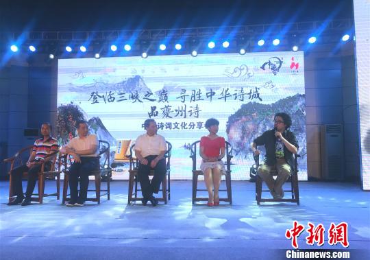 《中國詩詞大會》導(dǎo)演組:“我們的節(jié)目沒有任何腳本”