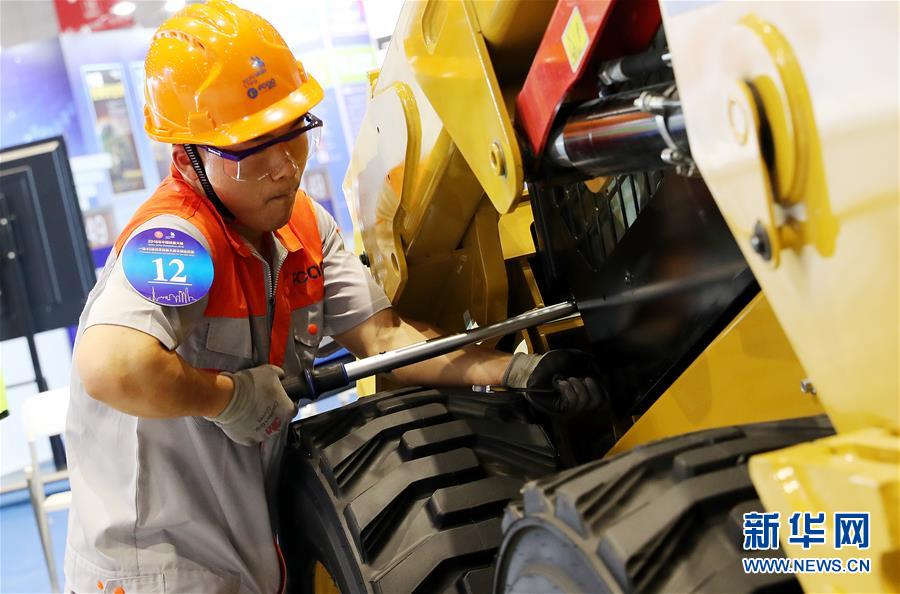 （新華全媒頭條&middot;圖文互動(dòng)）（8）上下合力，聚力破障，開(kāi)辟&ldquo;大國(guó)工匠&rdquo;建設(shè)新格局