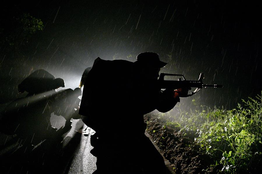 (圖文互動(dòng))(1)陸軍“偵察奇兵-2018”比武競(jìng)賽圓滿(mǎn)結(jié)束