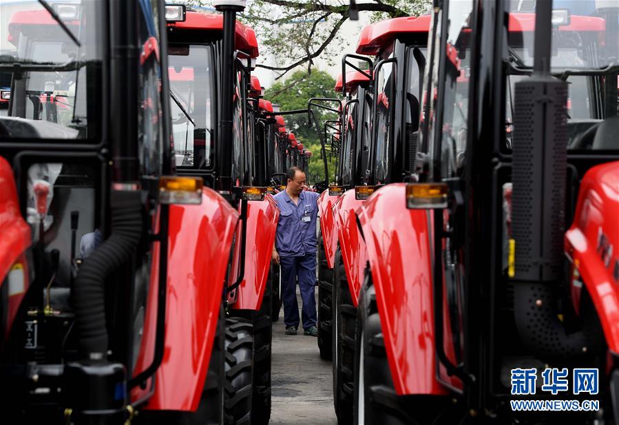 （新華全媒頭條&middot;圖文互動）（5）共和國農(nóng)機工業(yè)&ldquo;長子&rdquo;成長記 