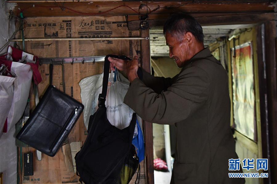 （新華全媒頭條&middot;圖文互動）（2）一個人，一座山&mdash;&mdash;劉真茂的生命守望