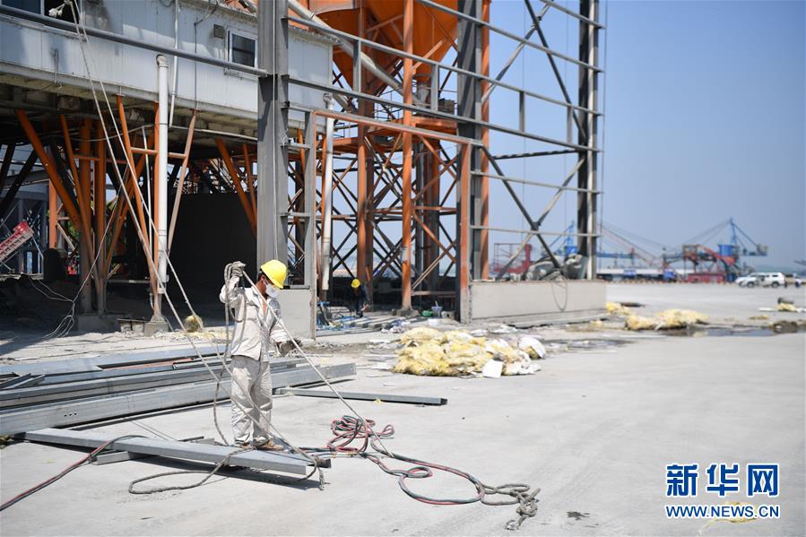 (大江奔流——來(lái)自長(zhǎng)江經(jīng)濟(jì)帶的報(bào)道·新華全媒頭條·圖文互動(dòng))(8)打造經(jīng)濟(jì)高質(zhì)量發(fā)展的強(qiáng)勁引擎——深入推動(dòng)長(zhǎng)江經(jīng)濟(jì)帶發(fā)展述評(píng)