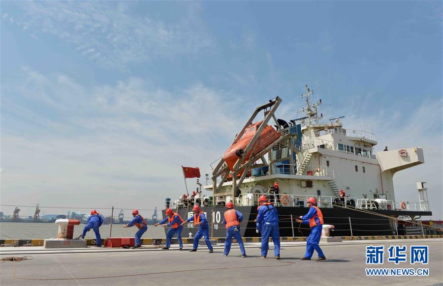 (大江奔流——來(lái)自長(zhǎng)江經(jīng)濟(jì)帶的報(bào)道·新華全媒頭條·圖文互動(dòng))(4)打造經(jīng)濟(jì)高質(zhì)量發(fā)展的強(qiáng)勁引擎——深入推動(dòng)長(zhǎng)江經(jīng)濟(jì)帶發(fā)展述評(píng)